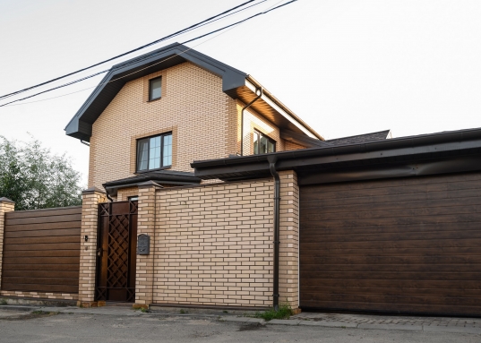 Коттедж 200 м2 на участке 6 соток в пос. Плодопитомник!