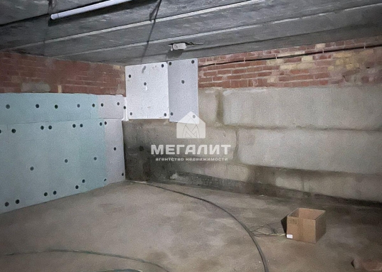 Этот дом – идеальное место для жизни, где сочетаются комфорт, безопасность и близость к природе.