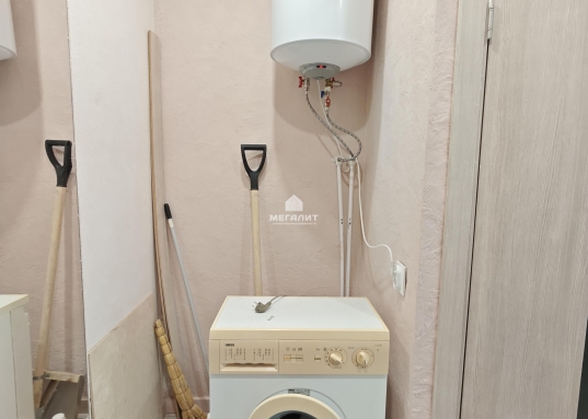 Адрес: ул. Индустриальная, дом 11, Площадь комнаты: 20 м<sup>2</sup>, Площадь квартиры: 20 м<sup>2</sup>, Комнат в квартире: 3, Этаж: 1/2, Район: Авиастроительный