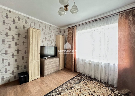 Шикарные места для рыбалки, рядом лес, красивые виды природы.<br /><br /><strong><em>О доме:</em></strong><br />* Кирпичный дом 2014 года постройки<br />* 2 этажа<br />* На 1 этаже кухня, гостиная, спальная комната, на 2 этаже 3 спальни<br />* Сан.узлы на 1-ом и 2-ом этажах<br />* Приятный ремонт в светлых тонах<br />* Скважина<br />* Канализация септик 2 кольца<br />* Газ и электроэнергия-прямые договора.<br /><br /><strong><em>Об участке:</em></strong><br /> * Участок правильной формы 11 соток<br /> * Забор по всему периметру, откатные ворота, заезд с двух сторон.<br /> * Капитальный гараж с мастерской <br /> * Баня<br /> * Парник<br /> * Ухоженный плодоносящий сад, высокие ели и стройные туи создают атмосферу уюта и гармонии.<br />* Асфальтированная дорога до участка, зимой дороги чистят вовремя.<br /><br /><strong> Удобное местоположение:<br /></strong>Всего 50 минут на автомобиле и вы уже в центре города!