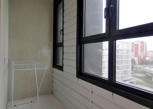 Адрес: ул. Петра Полушкина, дом 4, Количество комнат: 1, Общая площадь: 37 м<sup>2</sup>, Жилая площадь: 18 м<sup>2</sup>, Площадь кухни: 10 м<sup>2</sup>, Этаж: 6/17, Тип дома: Кирпичный, Район: Советский