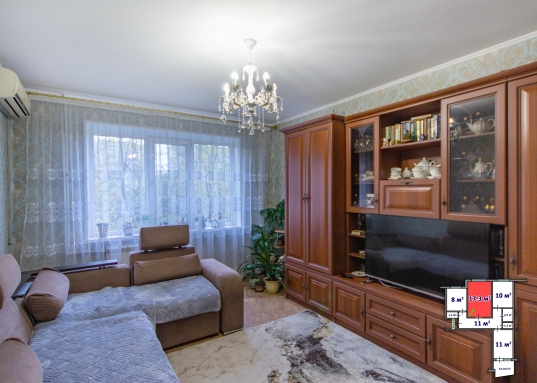       </li><li>Кухня – 8 кв.м.</li><li>Комнаты изолированные.       </li><li>Чистая, аккуратная.</li><li>Застекленная, просторная лоджия, обшита деревом (выход со спальни).    </li><li>Пластиковые окна во всех комнатах. </li><li>Раздельный санузел в кафеле.</li><li>Окна на разные стороны дома (распашонка).</li><li>Кондиционер в гостиной комнате.</li><li>Кондиционер в подарок</li><li>Хорошие соседи.          </li><li>Развитая инфраструктура со всем необходимым: Средняя общеобразовательная русско-татарская школа №87, Гимназия №9, Детский сад №387 «Золотая рыбка», Детский сад №372 комбинированного вида с татарским языком обучения и воспитания «Дельфин», Мечеть «Ярдэм», Фитнес-клуб «Maximus»,  Детский сад №395 комбинированного вида «Жар птица-Алтын кош», ​Детский сад №97 комбинированного вида «Журавушка», Городская больница №16, Городская детская больница №1, метро «Яшьлек», Московский рынок</li><li>Большое количество удобных парковочных мест для вашего авто.
