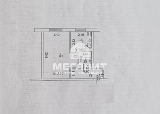 На продажу представлена однокомнатная квартира «хрущевка» на 1-ом этаже 5-ти этажного дома по ул. Краснококшайская д.170 (Кировский район).<br /><br /><span style="text-decoration:underline;"><em><strong>О преимуществах квартиры:</strong></em></span><br />- реально высокий 1-й этаж<br />- не угловая, теплая, светлая<br />- новые пластиковые окна<br />- натяжной потолок в комнате<br />- чугунные радиаторы<br />- новая газовая колонка-автомат<br />- экономные платежи по коммунальным услугам<br />- окна выходят на противоположную сторону от подъезда, очень тихо<br />- ремонт можно выполнить по своему желанию<br /><br /><span style="text-decoration:underline;"><em><strong>О преимуществах дома:</strong></em></span><br />- после капитального ремонта<br />- спальный район, тихий зеленый двор<br />- произведен ремонт дорог и благоустройство дворовой территории<br />- детская и спортивная площадки<br /><br /><span style="text-decoration:underline;"><em><strong>Об инфраструктуре:</strong></em></span><br />- до метро «Козья Слобода» - 15 минут на автобусе, троллейбусе<br />- рядом остановки общественного транспорта<br />- в шаговой доступности детские сады и школы<br /><br /><span style="text-decoration:underline;"><em><strong>О документах:</strong></em></span><br />- квартира без долгов и обременений<br />- взрослый собственник<br />- проходит по ипотеке<br /><br />Рядом находятся улицы Кулахметова, Баруди, Фрунзе, Серова, Большая Крыловка, Восстания, Горьковское шоссе, Вахитова.