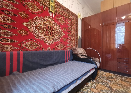 Адрес: ул. Дементьева, дом 27, Площадь комнаты: 25 м<sup>2</sup>, Площадь кухни: 8 м<sup>2</sup>, Площадь квартиры: 70 м<sup>2</sup>, Комнат в квартире: 4, Этаж: 1/3, Тип дома: Кирпичный, Район: Авиастроительный