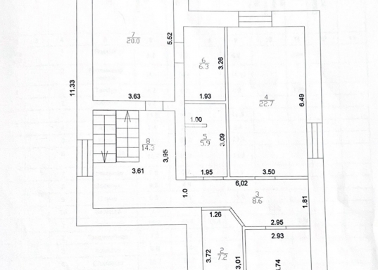 Экологически чистый уголок Казани: поселок окружён лесом, что гарантирует свежий воздух и возможность наслаждаться прогулками на природе круглый год. <br />Шикарное месторасположение:10 минут езды до центра на машине или 10 минут пешком до станции метро "Дубравная!.<br /><br /><strong><em>О доме:</em></strong><br />* Дом 2014 года постройки<br />* На 1 этаже кухня-гостиная 33,2 м2 с выходом на террасу 12 м2, кабинет, просторная прихожая,тамбур, гостевой сан.узел, котельная и банный комплекс;<br />* На 2 этаже мастер-спальня 22,7 м2 с собственной ванной комнатой, 2 спальни по 20 м2 и 13,4 м2, гардеробная, сан.узел с душевой<br />* На цокольном этаже есть небольшой оборудованный подвал 6,2 м2 и кладовая для хранения 14 м2<br />* Централизованные водоснабжение<br />* Канализация септик 2 колодца с переливом по 6 колец<br />* По периметру дома - забор, есть гараж и навес с откатными воротами.<br /><br /><strong><em>Об участке:</em></strong><br /> * Участок правильной формы 6,5 соток<br /> * Забор по всему периметру, откатные ворота<br /> * Перед домом и по периметру - брусчатка<br /> * Зона барбекю с русской печью<br /> * Ухоженный плодоносящий сад: яблони, груши, слива, цветник и т.д.<br /><br /><strong> Удобное местоположение:</strong><br />Всего 10 минут на автомобиле и вы уже в центре города!