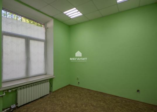 • Площадь – 133 кв.м.
• Отличная визуализация
• Место под рекламу
• Этаж 1
• Витринные окна
• Вход отдельный.