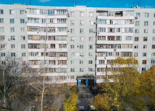 Адрес: ул. Серова, дом 12, Количество комнат: 3, Общая площадь: 63 м<sup>2</sup>, Жилая площадь: 39 м<sup>2</sup>, Площадь кухни: 8.1 м<sup>2</sup>, Этаж: 3/9, Тип дома: Панельный, Район: Московский