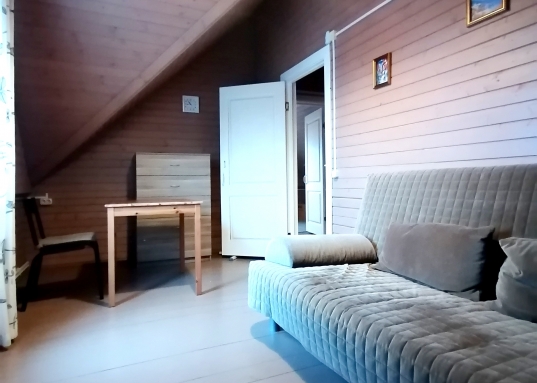 Продуманный до мелочей, очень теплый, построенный из экологически чистого материала.