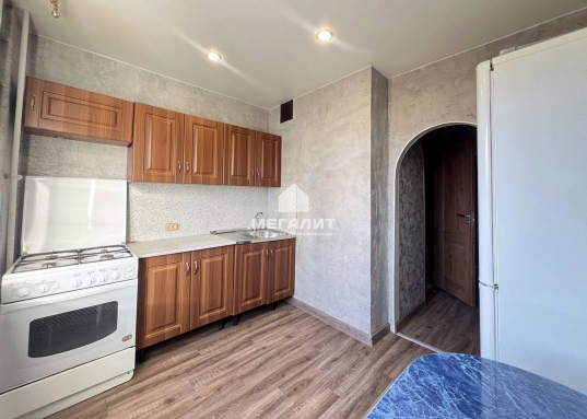 <strong>Купить квартиру в центре Ново-Савиновского района г. Казани </strong><br /><br />В продаже уютная квартира в Ново-Савиновской районе Казани  по адресу ул.Чуйкова, 25А.