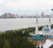 Жилой комплекс находится в самом центре исторической части Казани, у подножия Казанского Кремля.