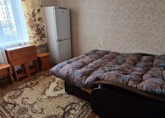 Сдаётся комната 11 кв.м. в общежитии на улице Короленко.